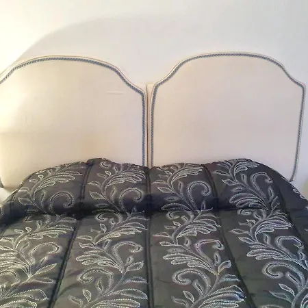 Via Venezia - 4 *